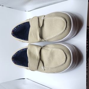 Beverly Hills Polo Club tan and white size 13D loafers